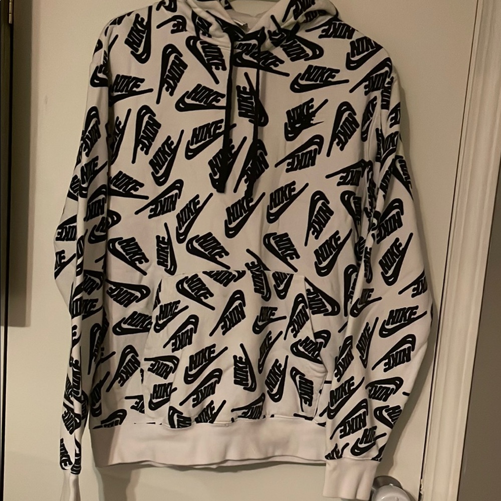 Nike Black & White Logo Hoodie – Men’s Medium